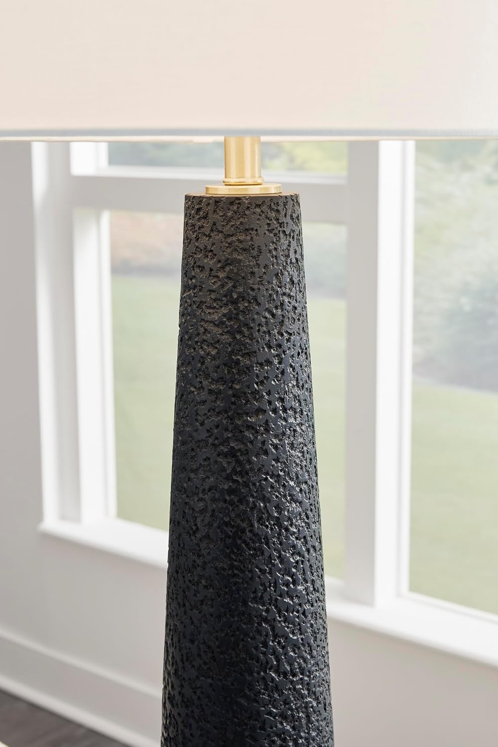 Signature Design by Ashley Hallburg Floor Lamp, Modern Black
