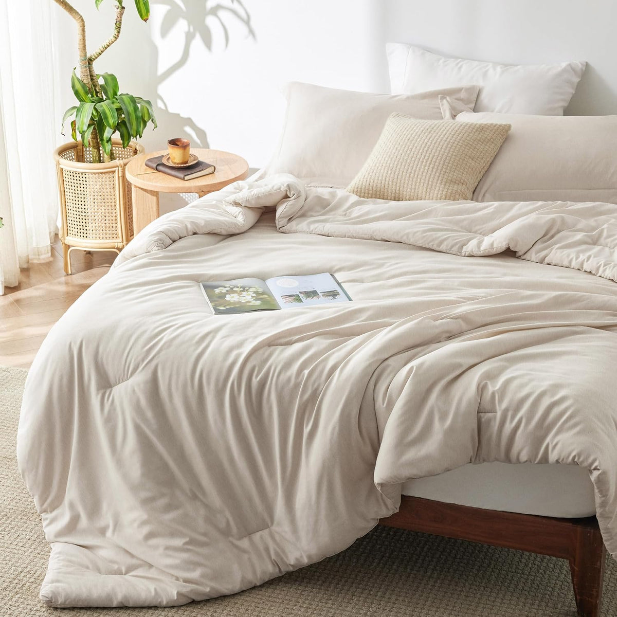 Bedsure Queen Size Comforter Sets, Beige Cationic Dyed Bedding Set 3 Pcs