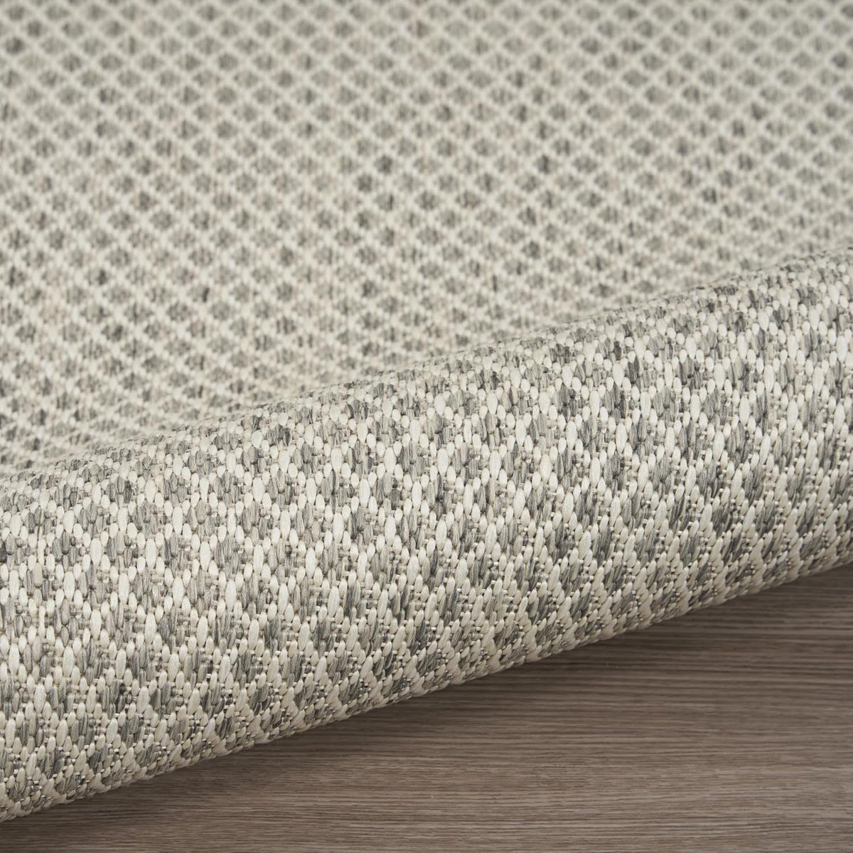 Nourison Home Courtyard 9' x 12' Indoor/Outdoor Serged Edges Area Rug Ivory Silver